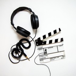 headphones 4223911 128011